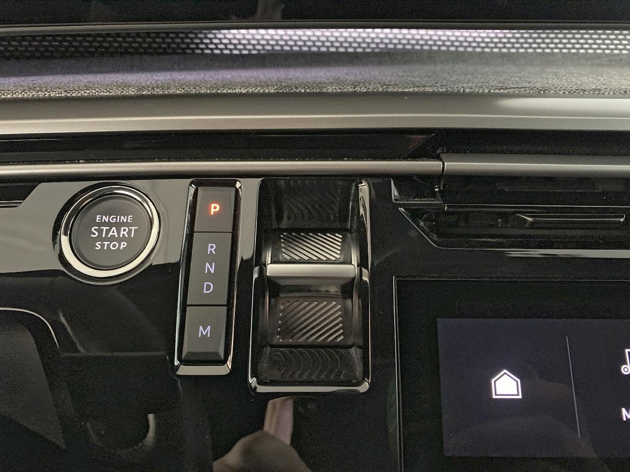 Peugeot 3008 hybrid 145 e-dcs6 gt — photo 15