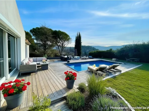 10 MN DE VAISON - MAISON AVEC TERRAIN ET PISCINE