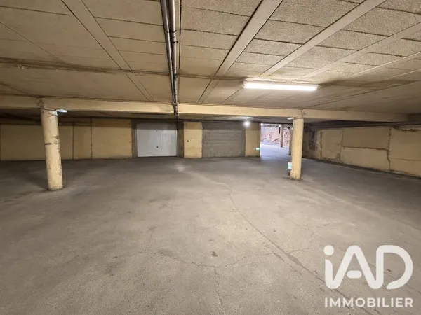 Parking 60 m²