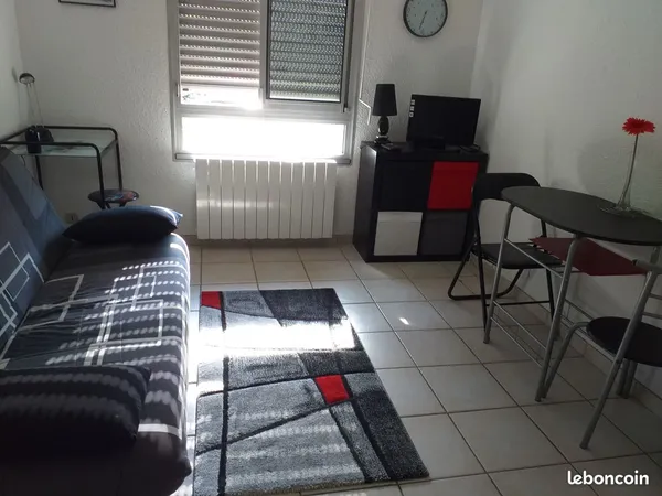 Centre ville , studio meublé dans résidence sécurisée