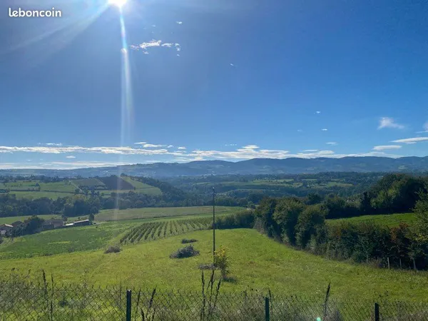 Rare à la vente : Terrain constructible de 1 314 m² au coeur de Bully - Vue panoramique exceptionnel