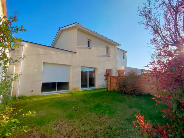 Vends maison 106m² Sathonay-Village avec jardin de 160m² au calme