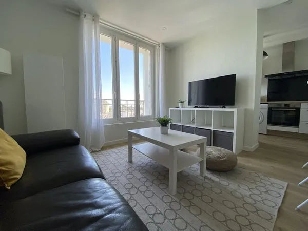 LOCATION T4 MEUBLEE PLACE DE STRASBOURG- LA2420
