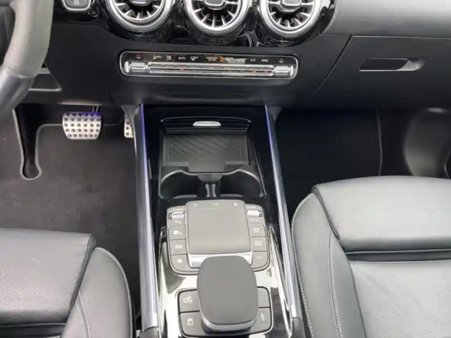 Mercedes Gla amg 35 4matic — photo 14