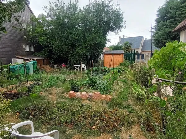 Terrain nu constructible. 385m2