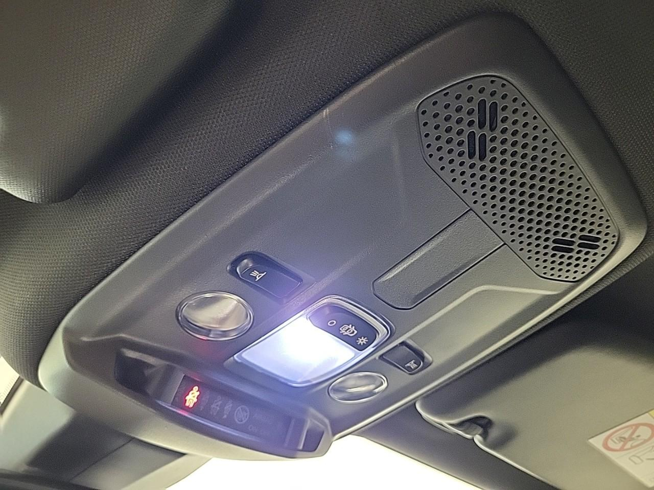 Peugeot 2008 puretech 130 s&s eat8 allure — photo 24