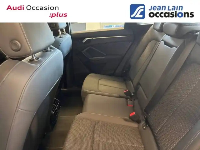 Audi Q3 35 tfsi 150 ch s tronic 7 — photo 17