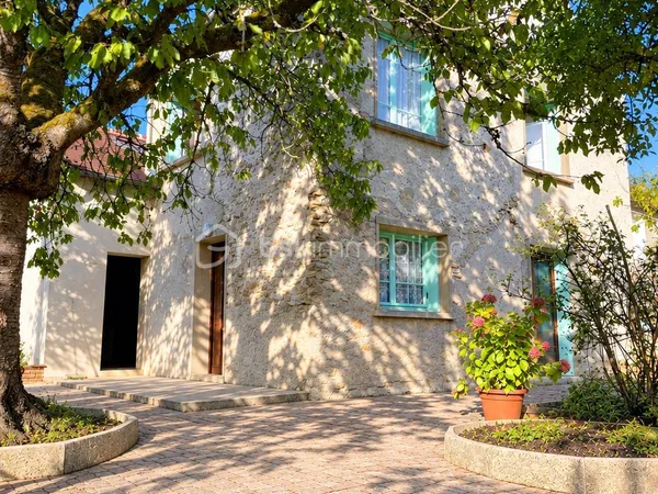 Maison 9 pièces 145 m²
