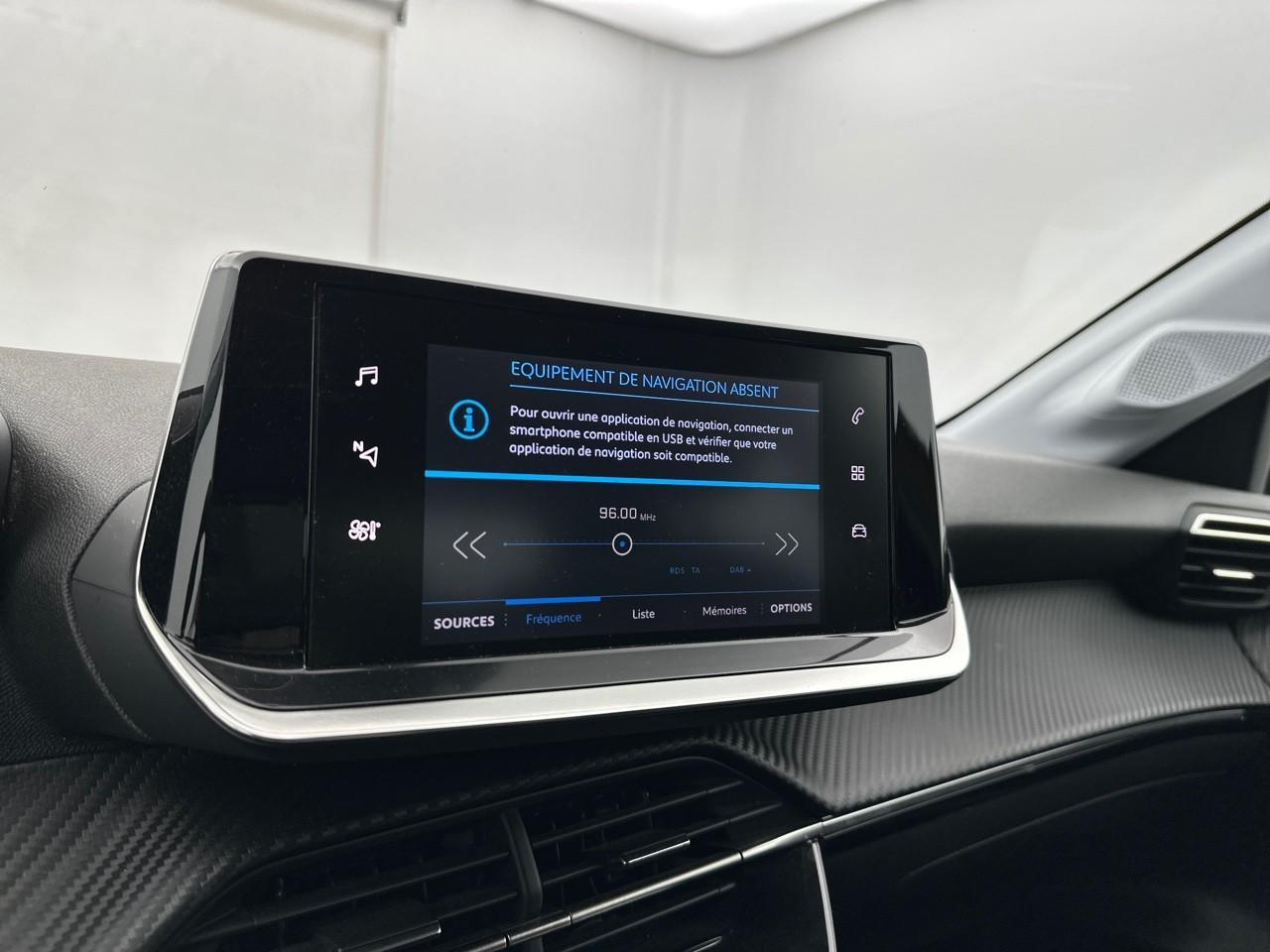 Peugeot 208 puretech 100 s&s bvm6 style — photo 10