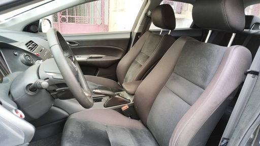 Honda Civic 1.4 I-VTEC 100 - Virtuose – 2011 – 59764 km – Essence – Boîte Manuelle — photo 9