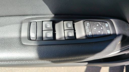 Renault Megane 1.5 Blue dCi 115 EDC6 - Intens – 2020 – 91808 km – Diesel – Boîte Automatique — photo 33