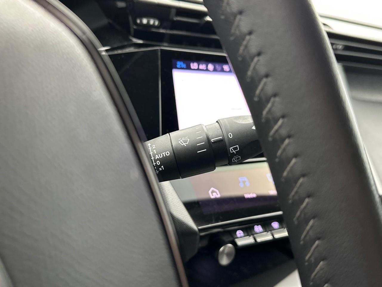 Peugeot 308 puretech 130ch s&s eat8 allure pack — photo 21