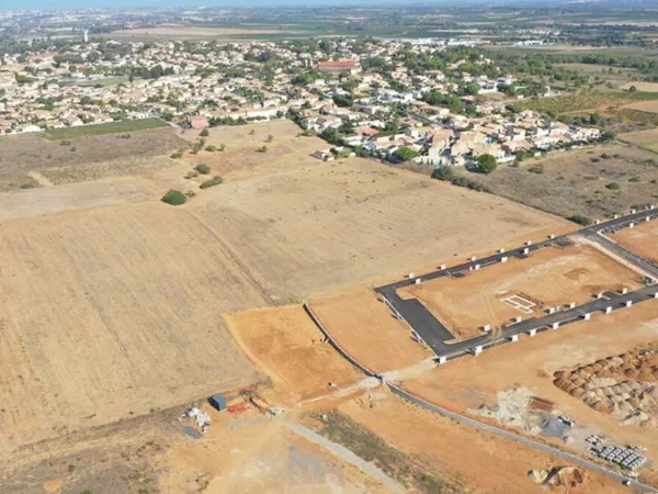Terrain 300 m²