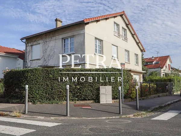 Maison 10 pièces 230 m²
