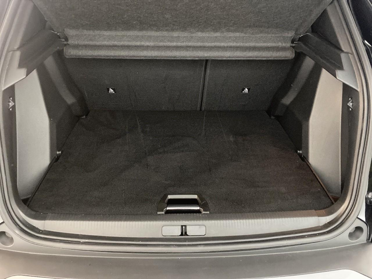 Peugeot 2008 hybrid 145 e-dcs6 gt — photo 6
