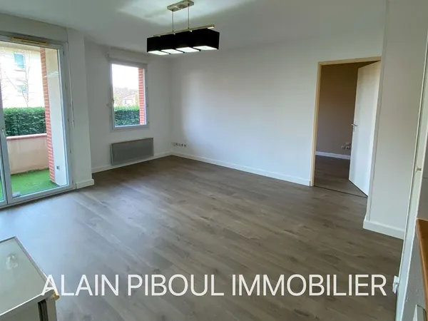 T2 - 43m ²