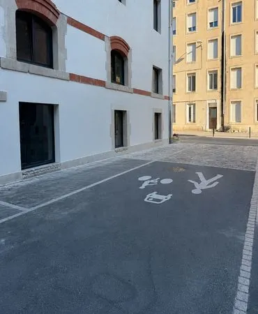 Place de parking extérieure