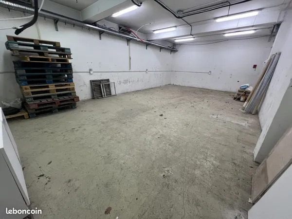 Local 59 m² Vence