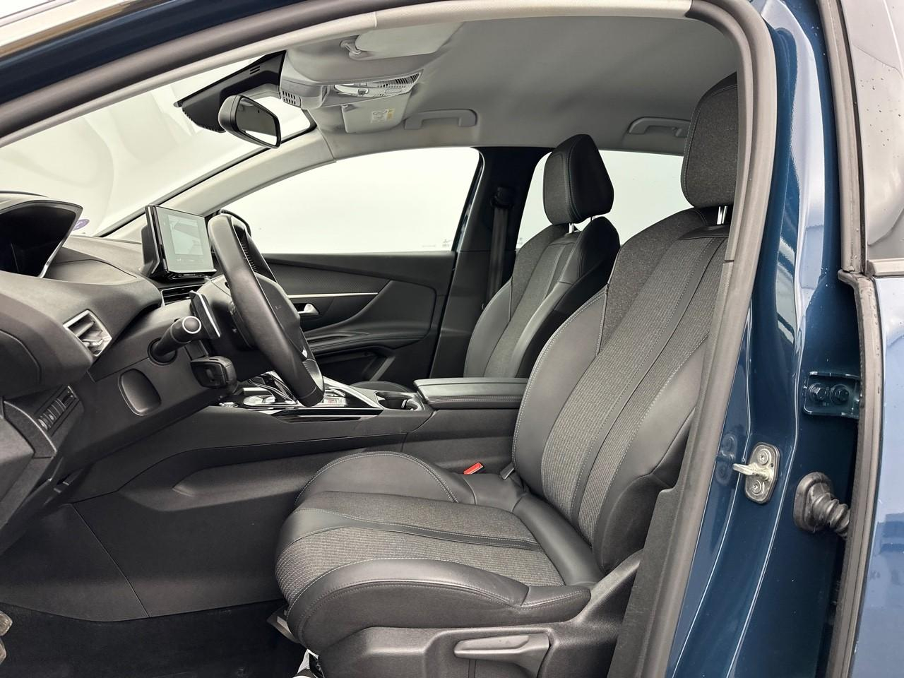 Peugeot 3008 puretech 130ch s&s eat8 allure pack — photo 9