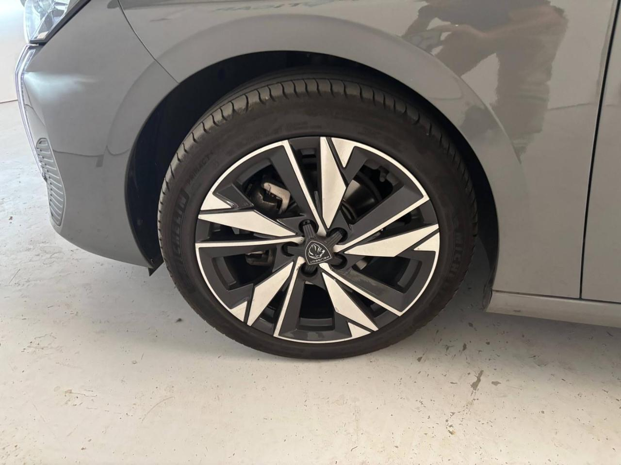 Peugeot 308 1.2 puretech 130ch s&s allure pack eat8 — photo 11