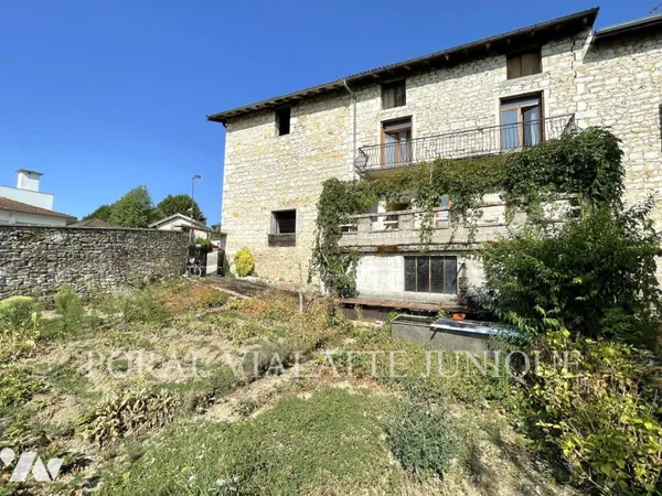 Maison 8 pièces 265 m²