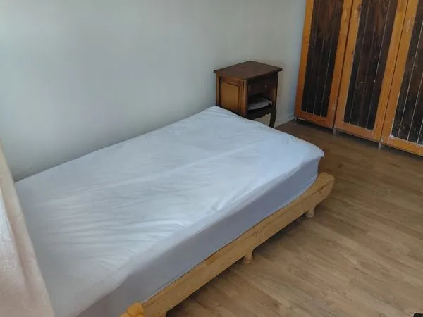 Colocation une chambre entre femmes