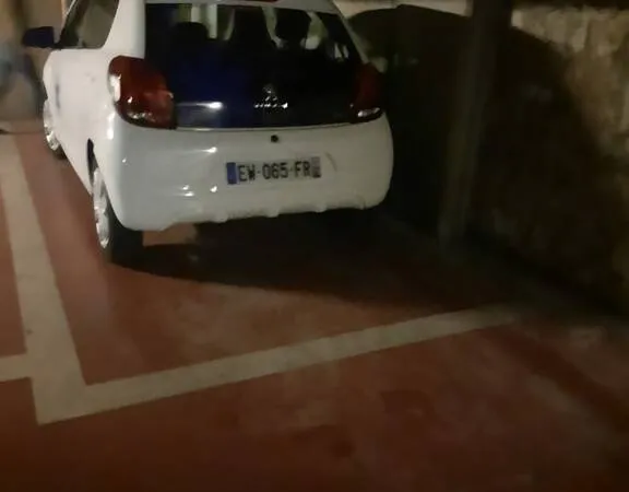 Garage/Parking