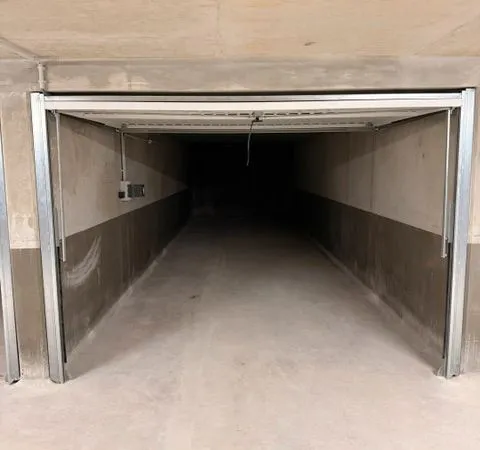 Grand Double garage Neuf Securisé et Electrifié