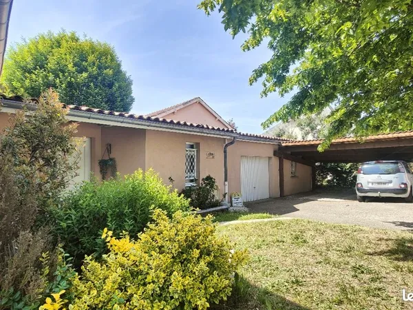 Charmante maison de plain-pied de 169 m² sur 1950 m² de terrain à Lezoux