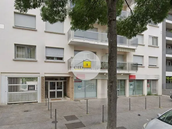 Local 1 pièce 37 m²