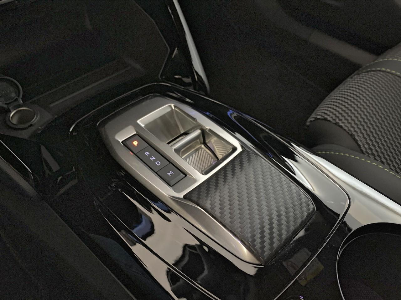 Peugeot 2008 hybrid 145 e-dcs6 gt — photo 18