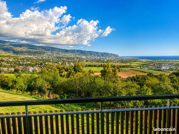 Appartement T3 duplex dernier étage belle vue mer et montagne
