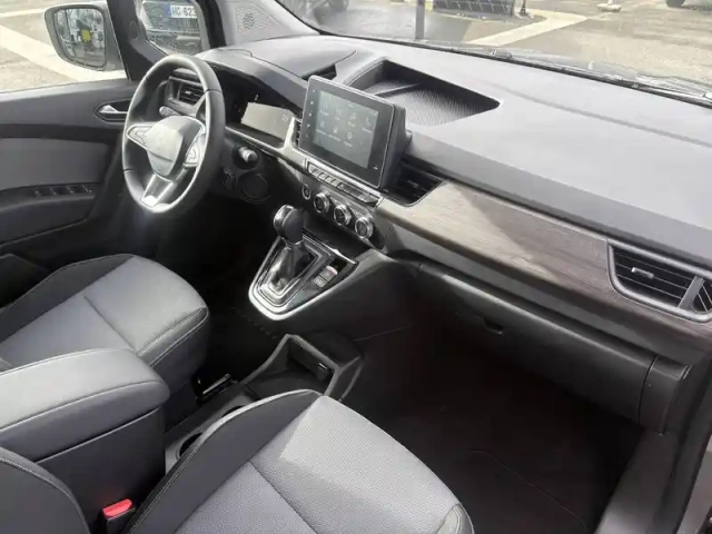 Renault Kangoo blue dci 115 auto — photo 11