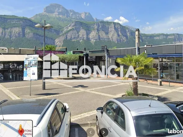 Location - Local commercial - 44 m² - 18 000 /an HC HT -