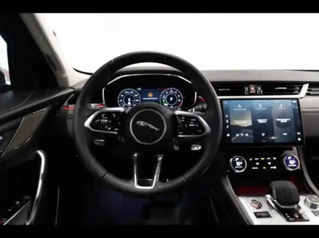 Jaguar F-Pace p400e plug-in-hybrid se bva8 awd — photo 8