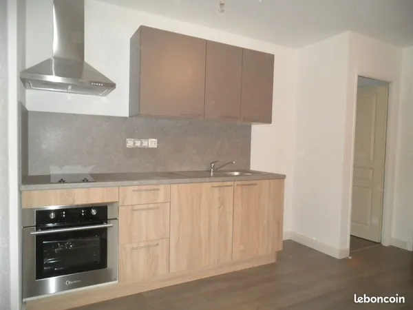 Loue Apt T2 + cave + parking privé
