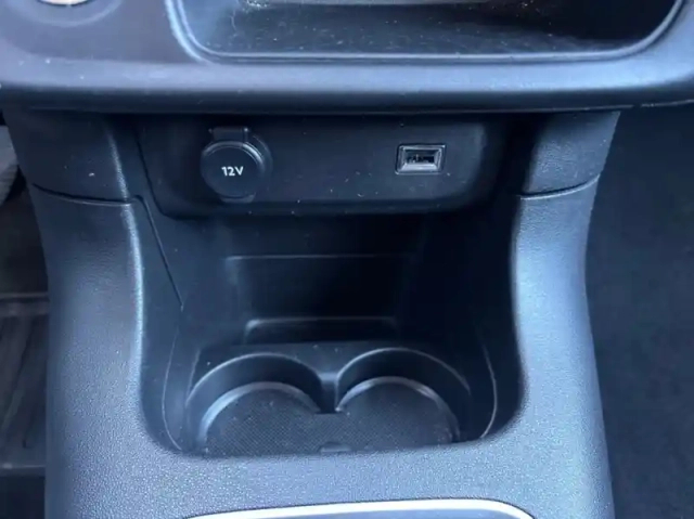 Citroën C3 1.2 puretech 110ch s&amp;s shine 120-123g — photo 22