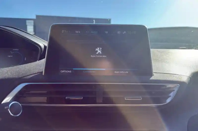 Peugeot 3008 hybrid4 300 e-eat8 — photo 59