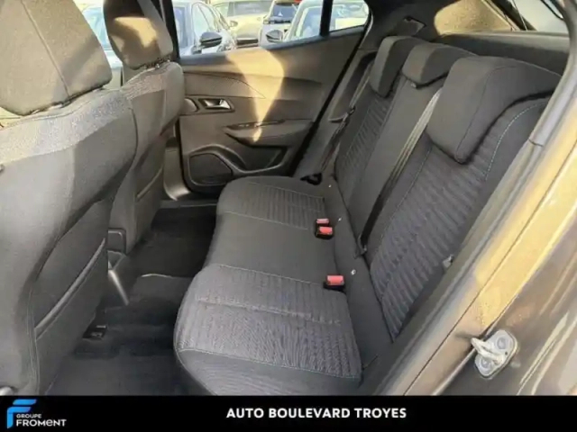 Peugeot 2008 1.2 puretech 100ch s&amp;s style — photo 12