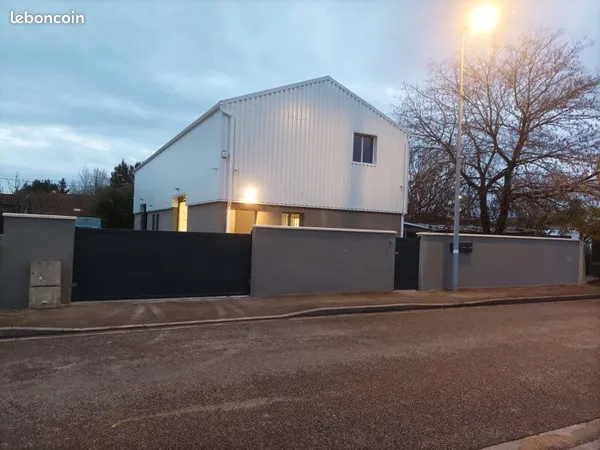 LOCAL D'ACTIVITÉ / ENTREPÔT 170 m² - MÉRIGNAC (33) Sans frais d'agence - Location directe propriétai