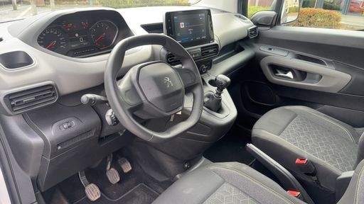 Peugeot Rifter 1.2 PureTech 110 - Active Pack – 2019 – 69011 km – Essence – Boîte Manuelle — photo 15