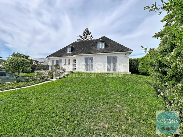 Maison spacieuse de 7 pièces à vendre à La Chaussée Saint Victor