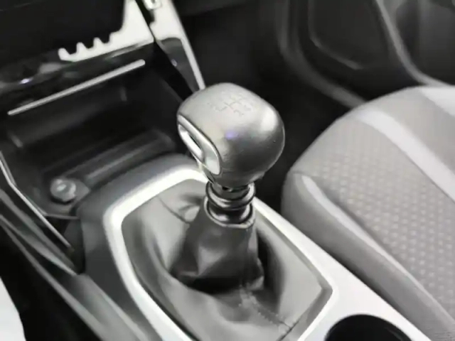 Peugeot 2008 puretech 100 s&amp;s bvm6 allure — photo 24