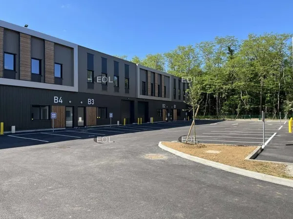Local d'activité 354 m²