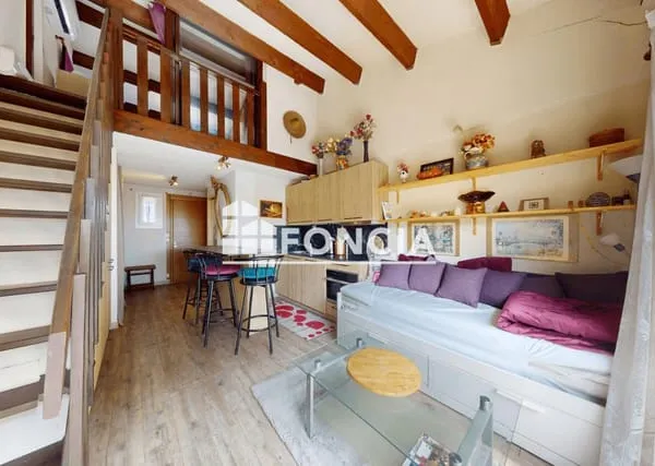 STUDIO MEZZANINE AVEC TERRASSE EN BORD DE MARINA