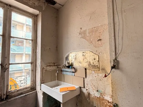 Studio de 18 m² à rénover à Lyon - Idéal investissement locatif