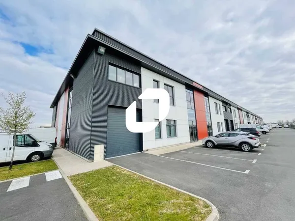 Local d'activité 1369 m²