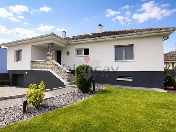 ILLZACH, maison familliale plain pied -7 pièces - 5 chambres prestations haut de gamme avec piscine-
