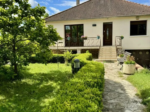 CAMPAGNE, 7 MN DES COMMERCES, 3/4 CHAMBRES, CALME, 89/140 M2
