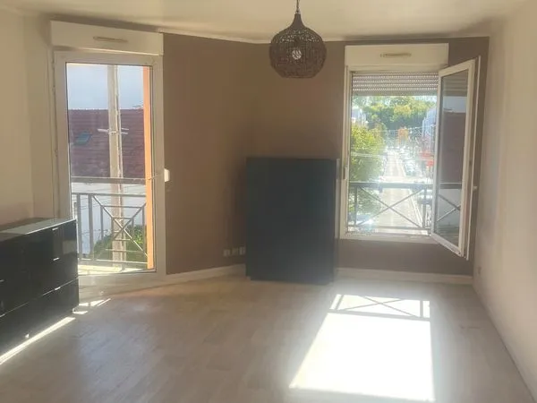 APPARTEMENT F2 de 41 m² - Vert-Galant - Balcon plein sud - Sans vis-à-vis